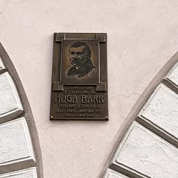 Pamětní deska secesního malíře Hugo Baara